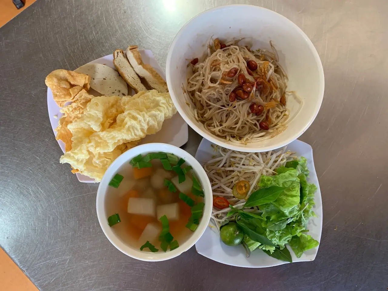 Hình ảnh Hủ tiếu trộn chay