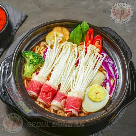 Hình ảnh Mì cay kim chi bò/ bò mỹ trứng 