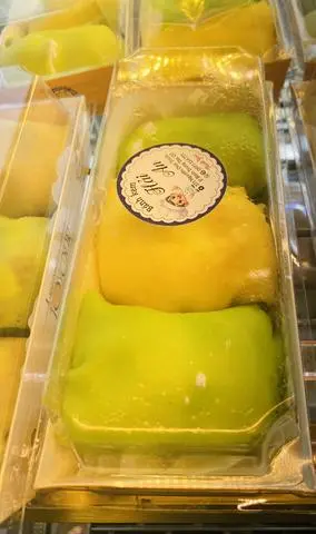 Hình ảnh Bánh crepe sầu riêng hộp/ 3 cái
