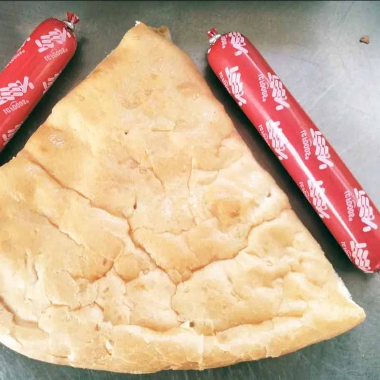 Hình ảnh Bánh mì tam giác ( 2 xúc xích)
