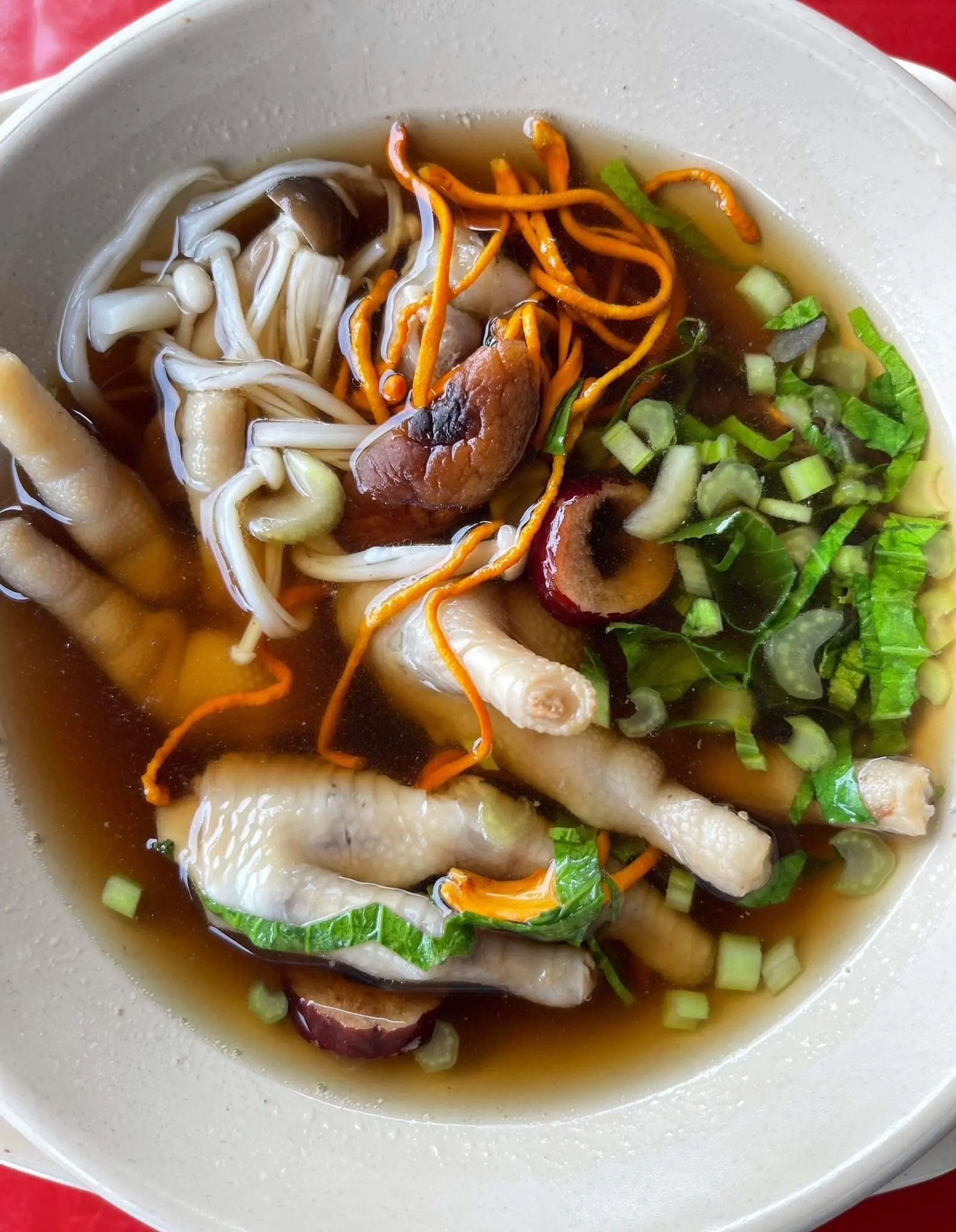 Hình ảnh Mì chân gà hầm nhân sâm