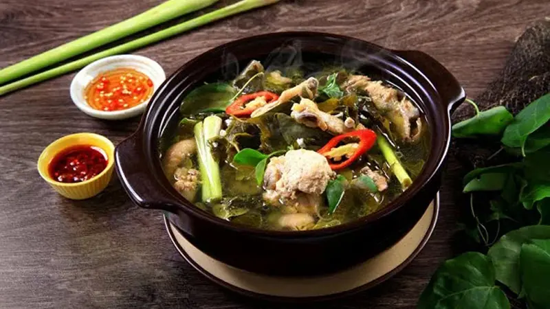 Hình ảnh Cơm gà lá giang