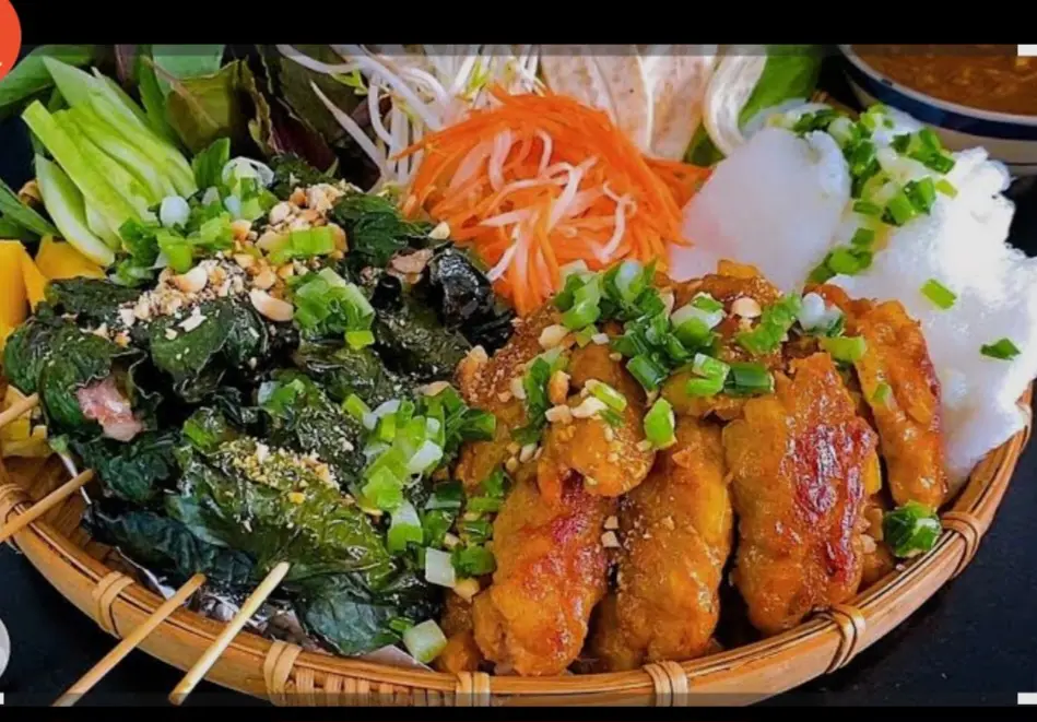 Hình ảnh Mẹt bò lá lốt - nem nướng
