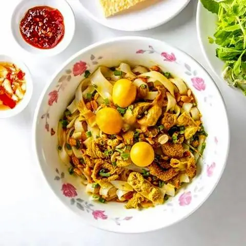 Hình ảnh Mì quảng Lòng gà trứng non