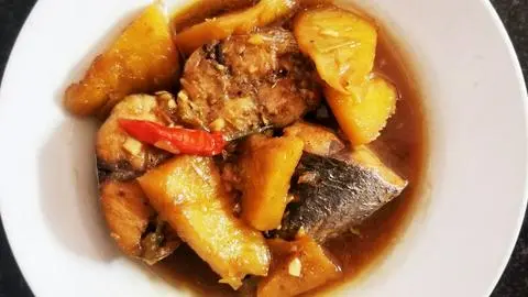 Hình ảnh Cơm cá ngừ kho thơm