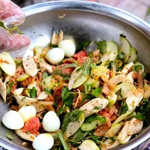 Hình ảnh Chả tré trộn lớn