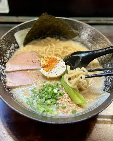 Hình ảnh IEKEI TONKOTSU SHOYU / RAMEN 