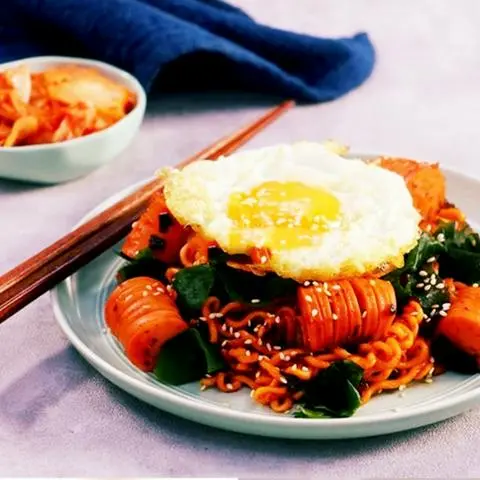 Hình ảnh MÌ TRỘN INDO TRỨNG & XÚC XÍCH