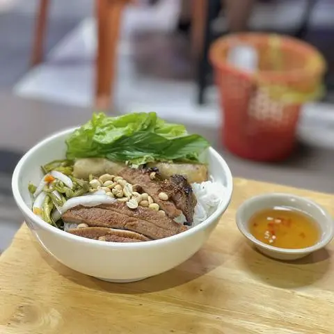 Hình ảnh Bún Thịt Nướng Chả Giò