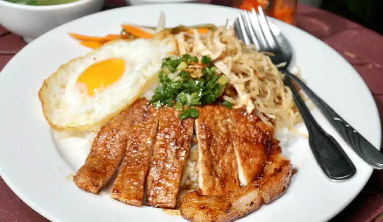 Hình ảnh Cơm Sườn Nướng Ngũ Vị + Trứng
