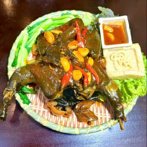 Hình ảnh Gà H’mông hấp mắm nhĩ