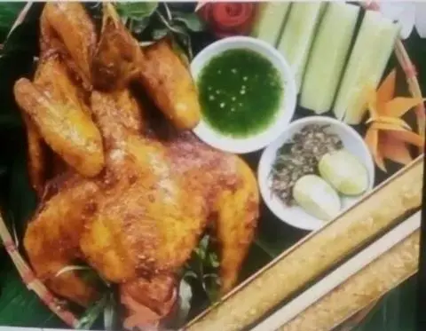 Hình ảnh Gà nướng cơm lam