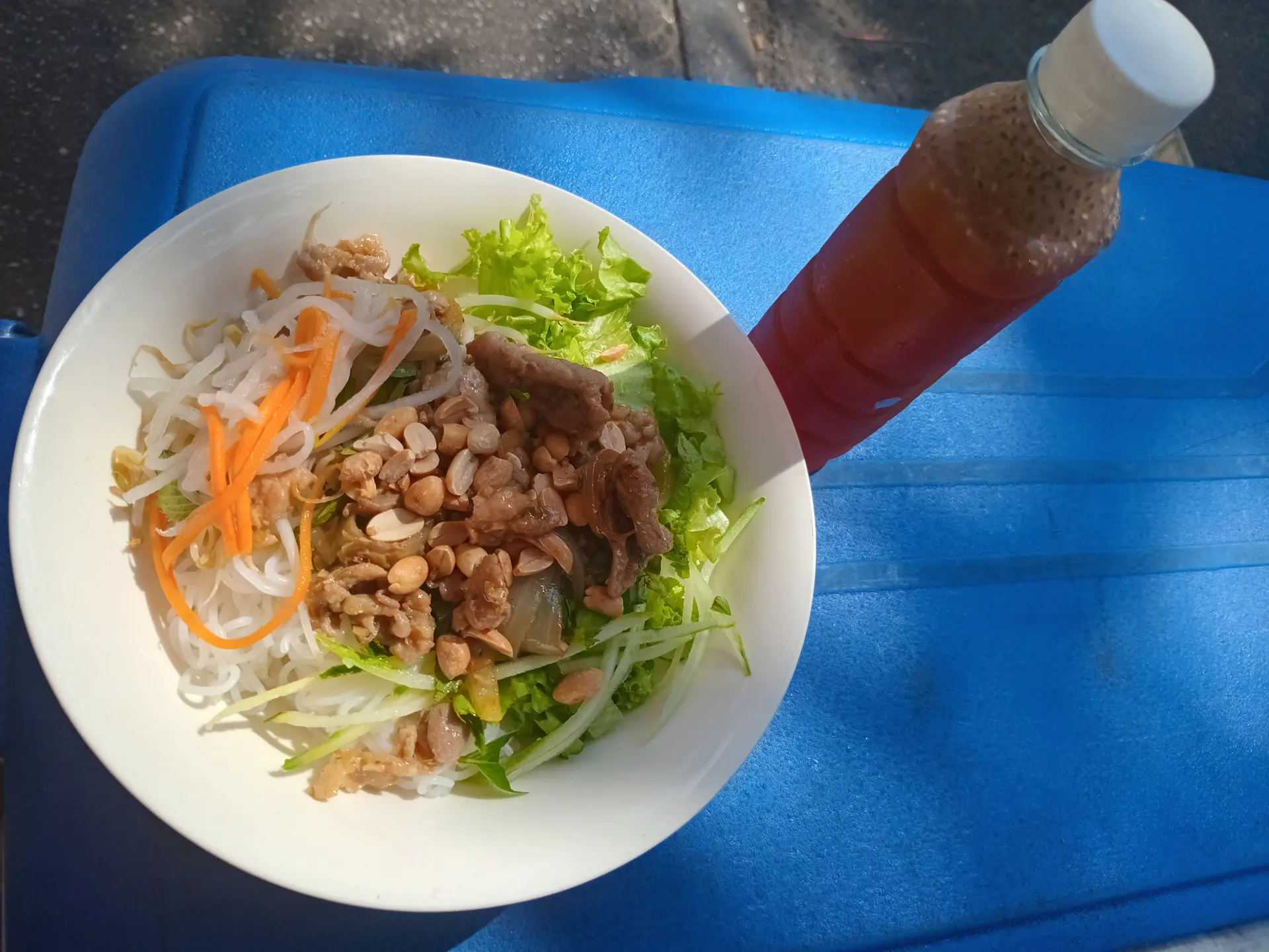 Hình ảnh combo..1 bún thịt xào +1 trà bí đao hạt chia 