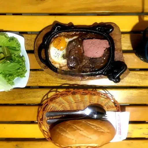 Hình ảnh Bít tết trứng pate