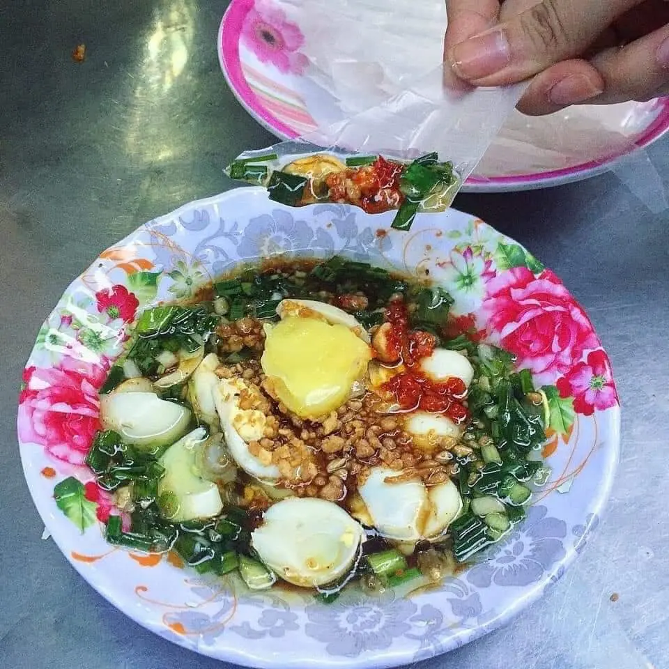 Hình ảnh Bánh tráng chấm sốt bơ trứng