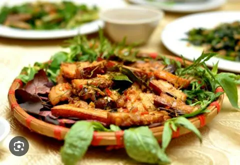Hình ảnh Cơm ba rọi heo nướng chao 