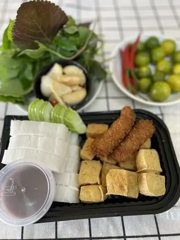 Hình ảnh Bún đậu + nem chua rán