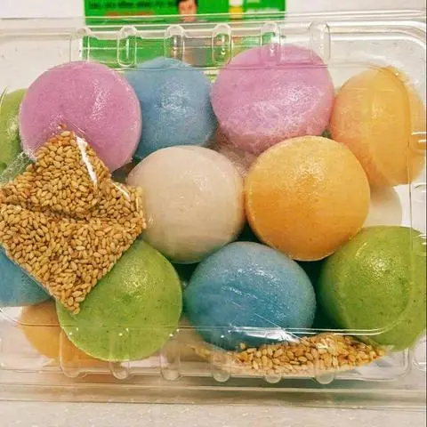Hình ảnh Bánh Bò Tứ Sắc 500gr (kèm muối mè)