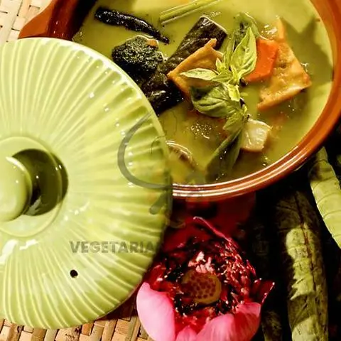 Hình ảnh Cà Ri Thái Xanh Nấm Mối