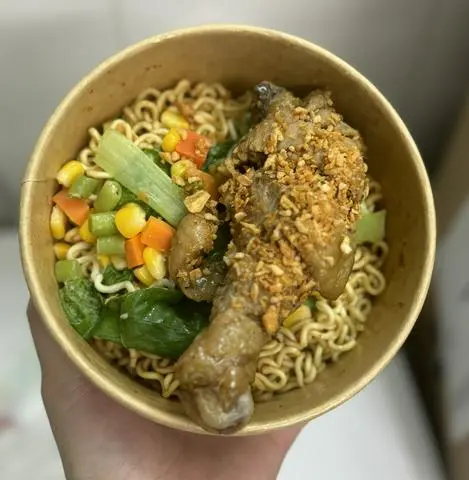 Hình ảnh mì trộn đùi gà 