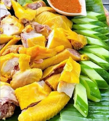 Hình ảnh Nữa con gà ủ muối