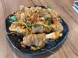 Hình ảnh Khuỷa Chân Dê Chiên Giòn