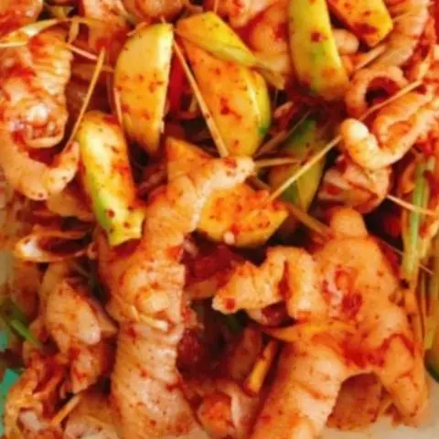 Hình ảnh chân gà rút xương sốt thái  1 hộp 450g