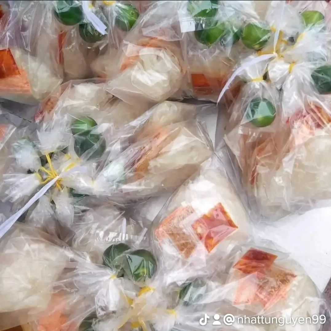 Hình ảnh Combo 5 bịch bánh tráng xâu