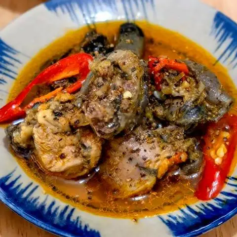 Hình ảnh Phần gà ác kho thêm