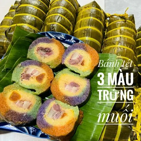 Hình ảnh Bánh Tét Mặm Trứng Muối 3 Màu 1,2kg