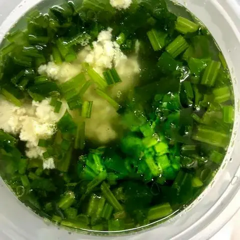 Hình ảnh Canh cải bó xôi xương hoặc sườn