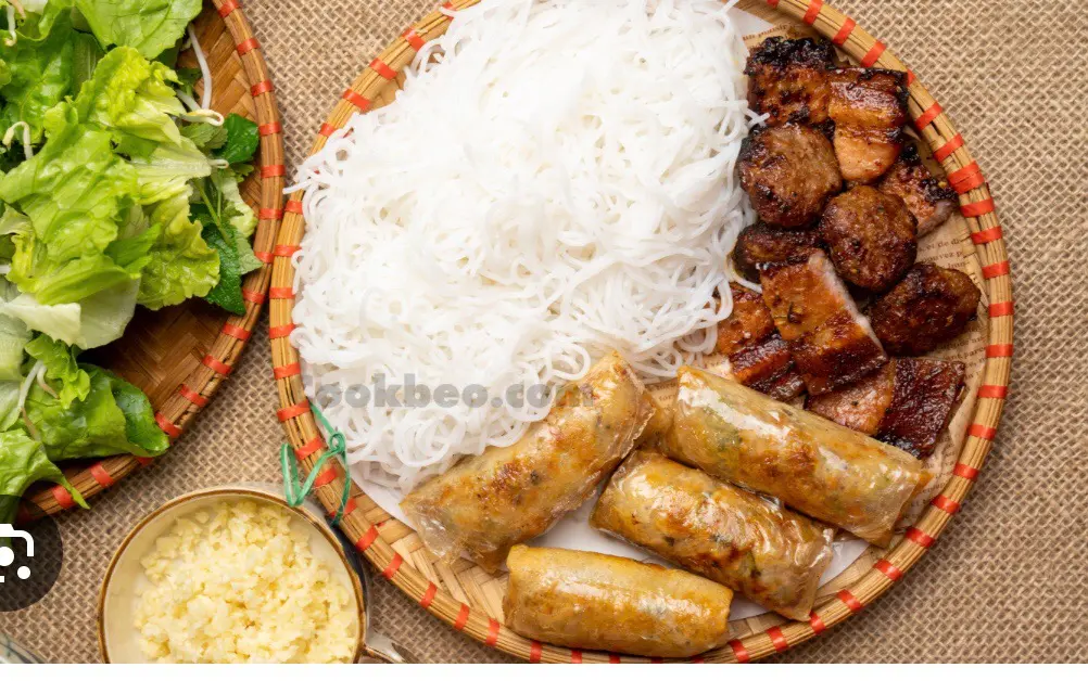 Hình ảnh Bún chả hà nội + chả giò hải sản