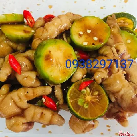 Hình ảnh Chân Gà Có Xương Xào Cay 