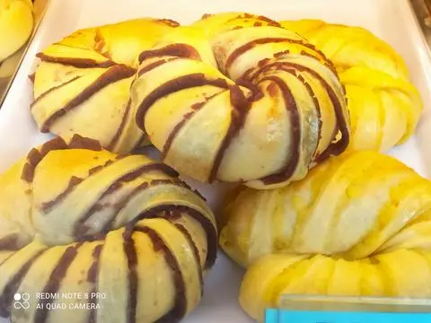 Hình ảnh Bánh mì khoai môn , sầu riêng 