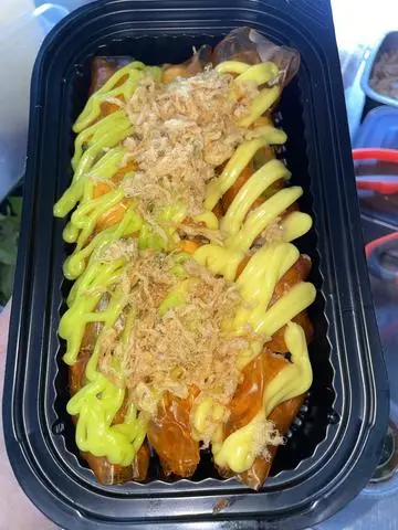 Hình ảnh Bánh Tráng Cuốn Chà Bông 2 Sốt 