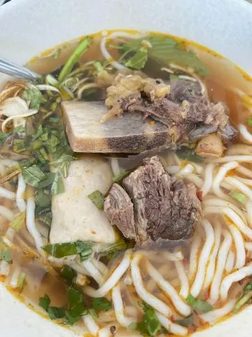 Hình ảnh Bún bò sụn - chả - gân