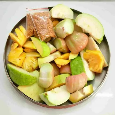Hình ảnh Mận + thơm+ cóc 500g