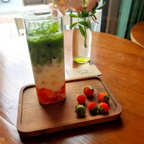 Hình ảnh Matcha sữa gấu dâu