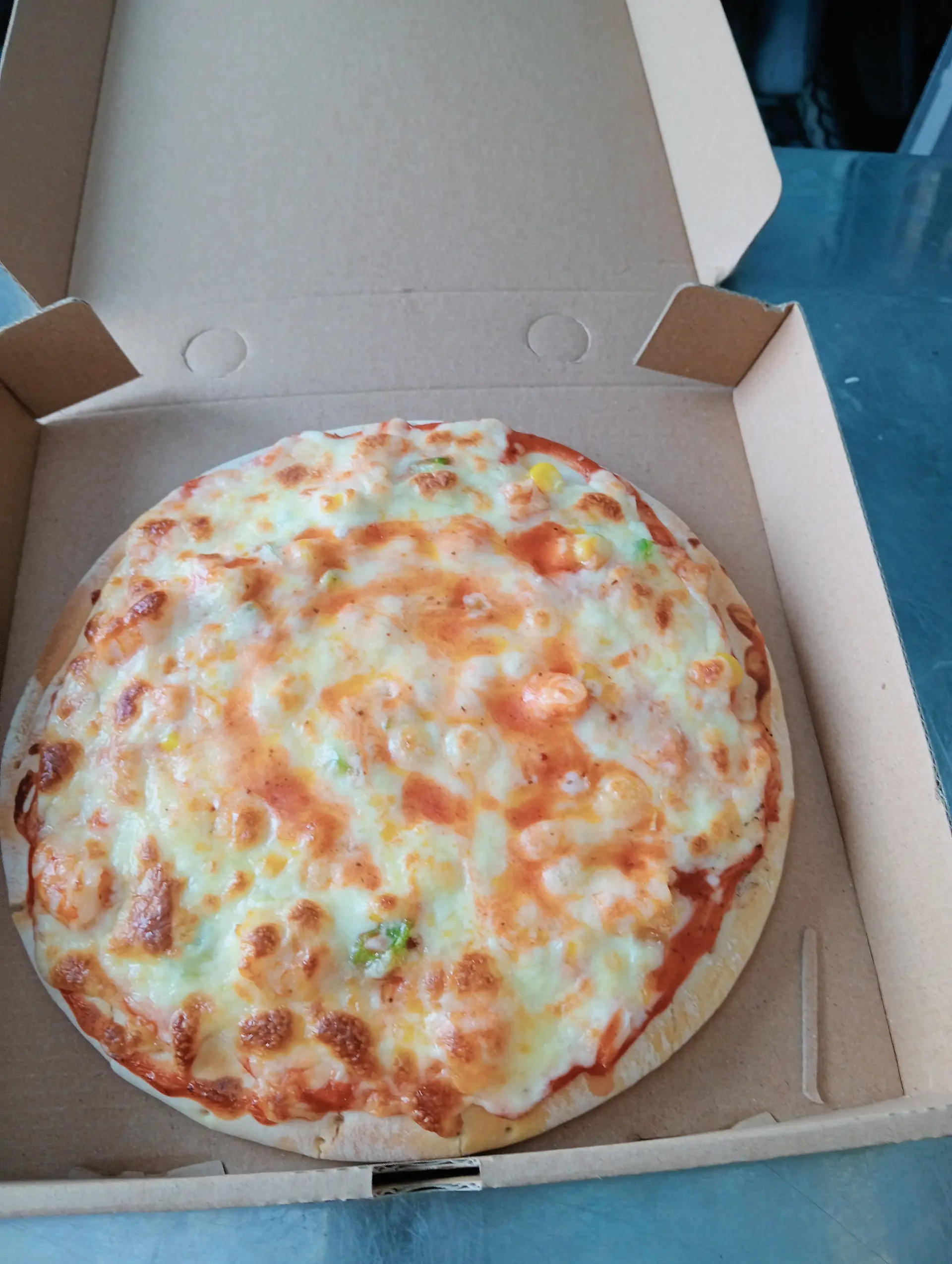 Hình ảnh Pizza tôm xào bơ tỏi