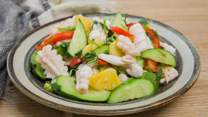 Hình ảnh Cơm mực xào củ hành cà chua - canh