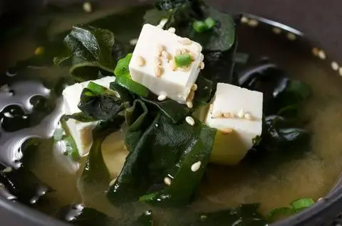Hình ảnh canh rong biển tàu hủ non 