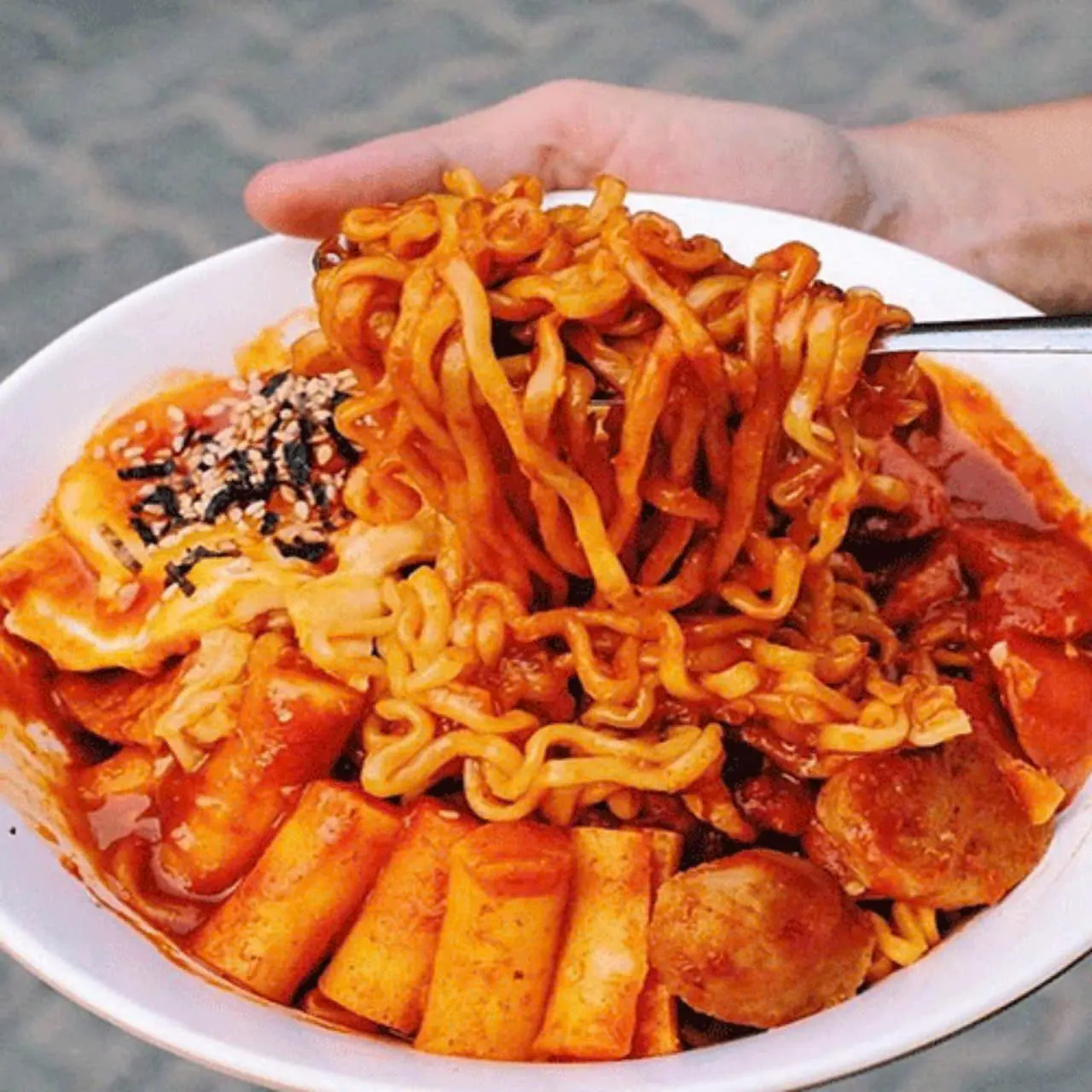 Hình ảnh Tokbokki truyền thống - mì (Không thể giảm độ cay)