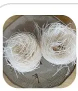 Hình ảnh 2 khoanh bánh phở ( ăn thêm)