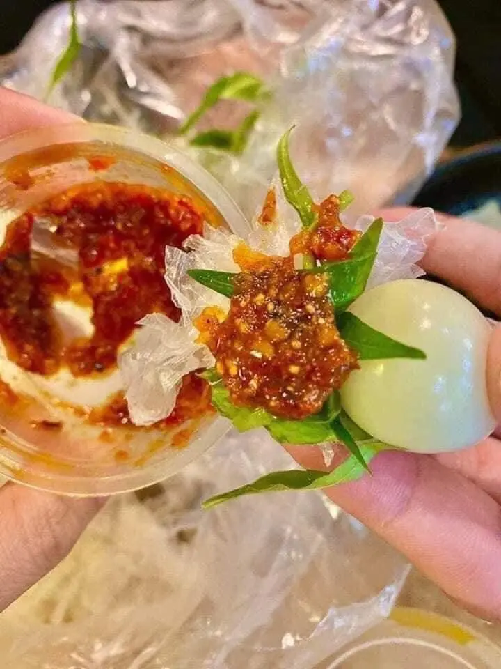 Hình ảnh Bánh tráng chấm phơi sương (trứng gà)