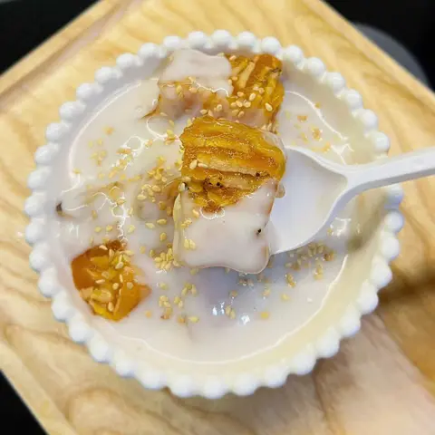 Hình ảnh BÁNH CHUỐI HẤP (HỘP ĐẦY ĐỦ 320GR)