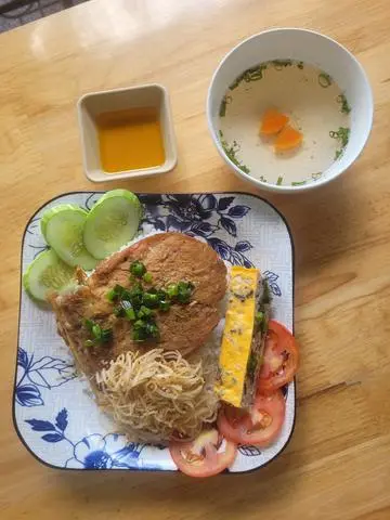 Hình ảnh Cơm Sườn bì chả
