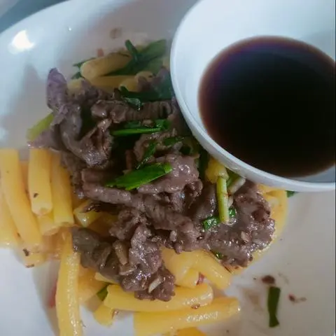Hình ảnh Nui xào bò