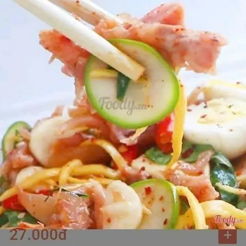 Hình ảnh Bánh Tráng Trộn Nem, Trứng Cút, , Xoài 