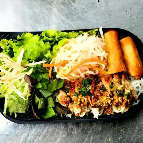 Hình ảnh Bún Thịt Nướng + Chả giò thêm (2 cuốn)