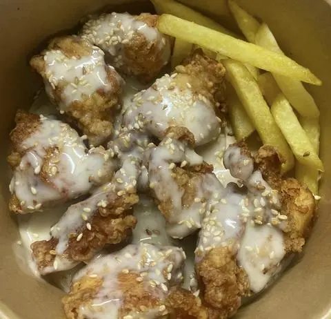 Hình ảnh Gà có xương sốt kem